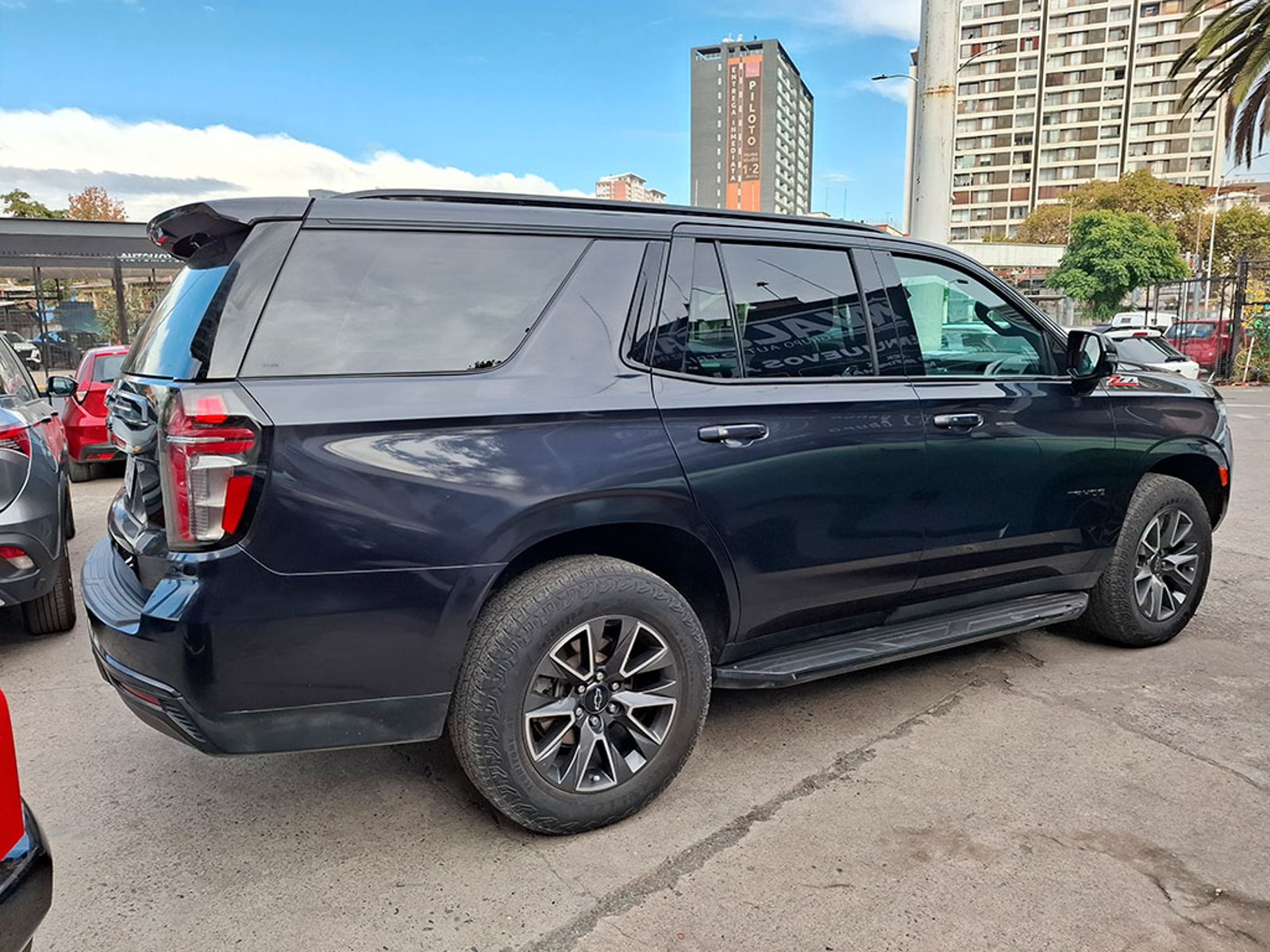 CHEVROLET TAHOE 4X4 5.3 AT 2023 - Imagen 8 de 20