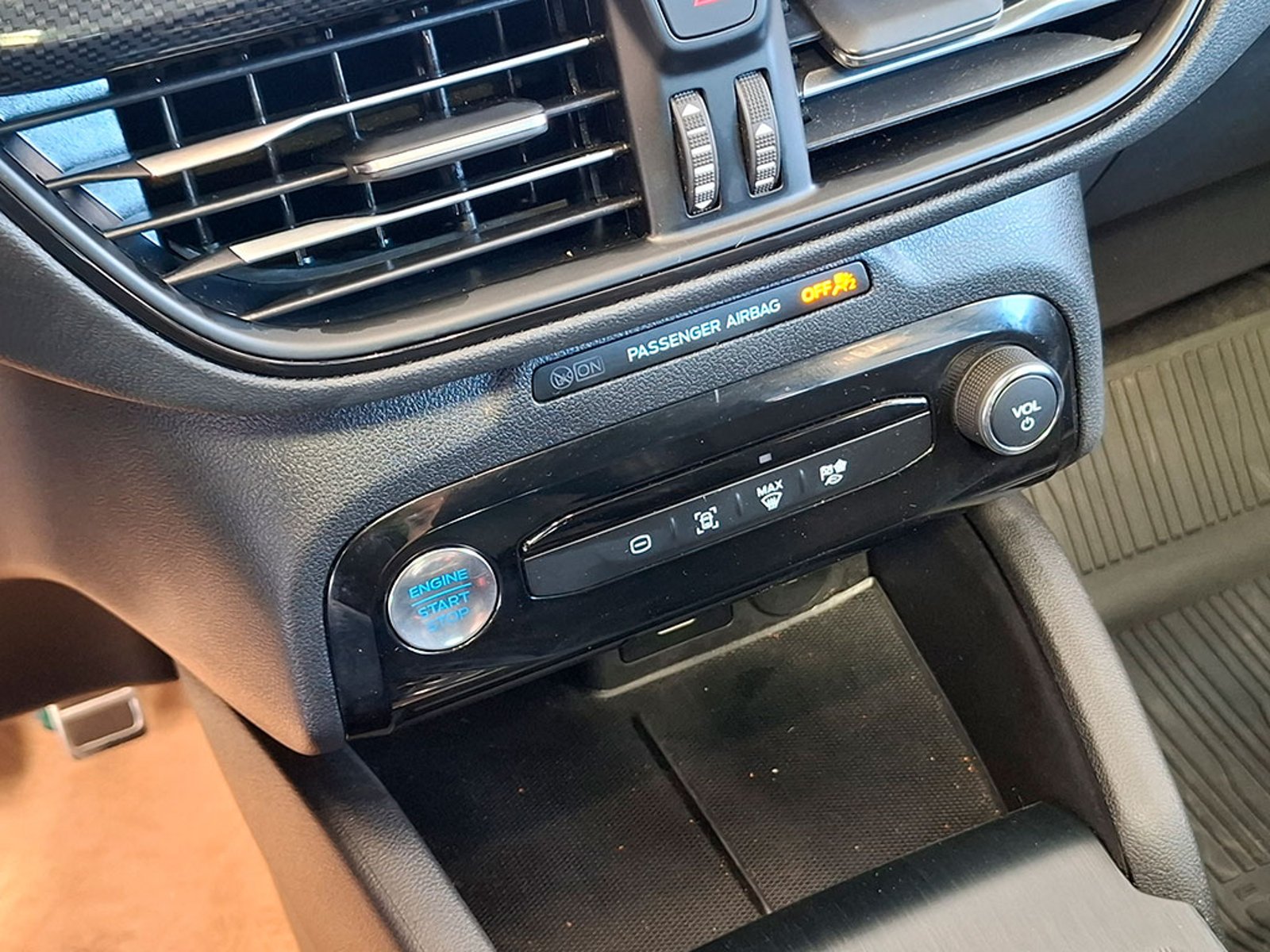 FORD ESCAPE 2.5 HEV 2025 - Imagen 18 de 20