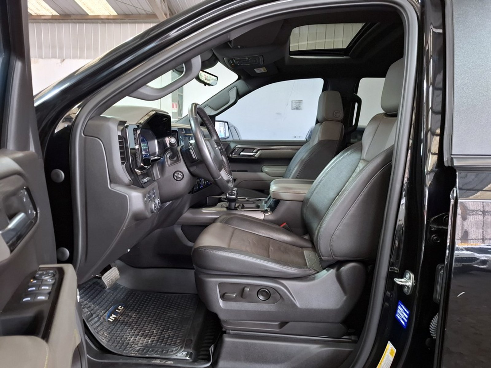 CHEVROLET SILVERADO 6.2 ZR2 2024 - Imagen 12 de 20