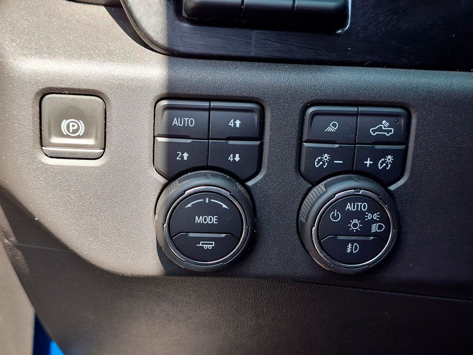 CHEVROLET SILVERADO 6.2 ZR2 4X4 2023 - Imagen 18 de 20