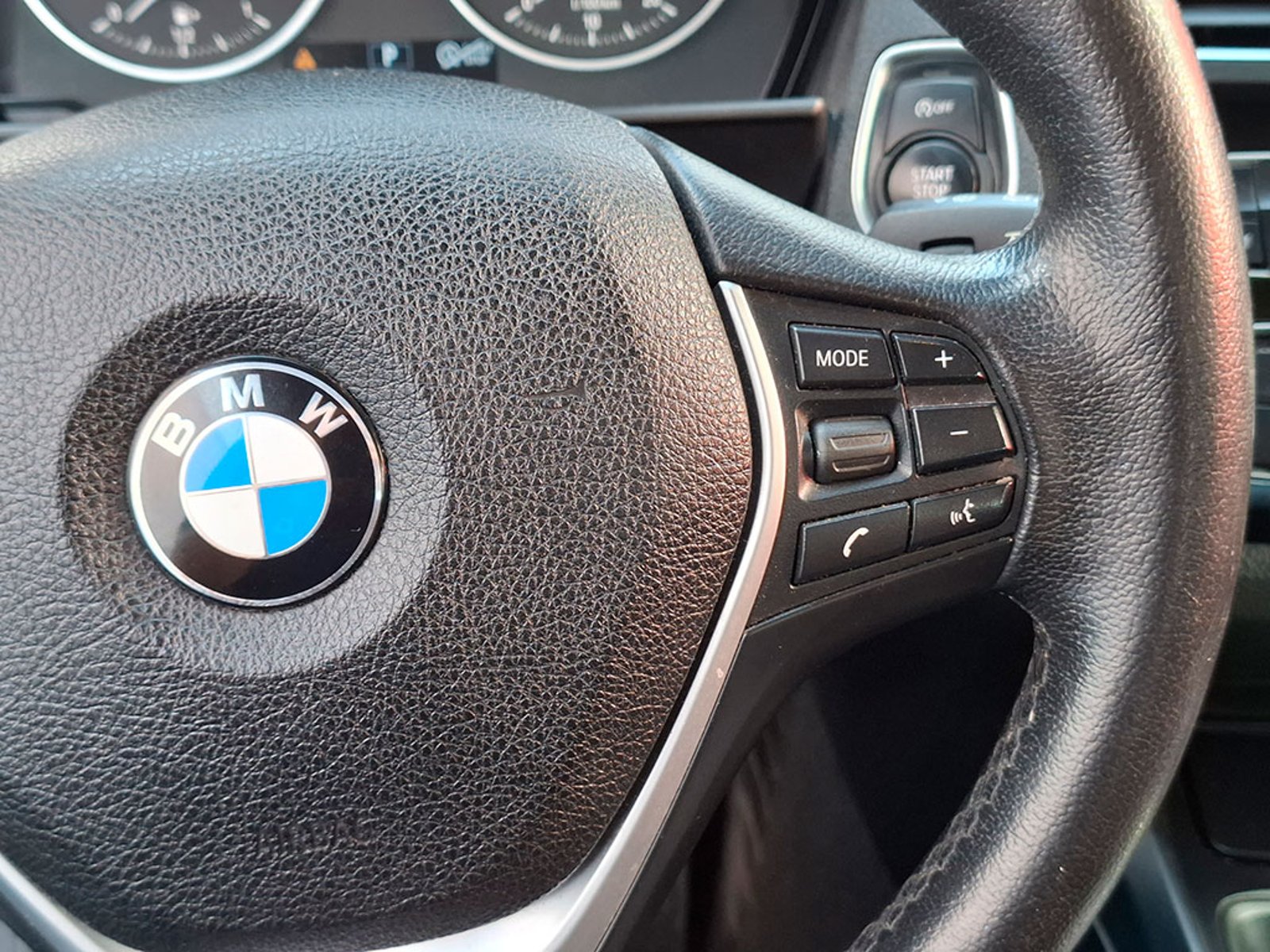 BMW 120i LCI 1.6 AUT 2016 - Imagen 15 de 20