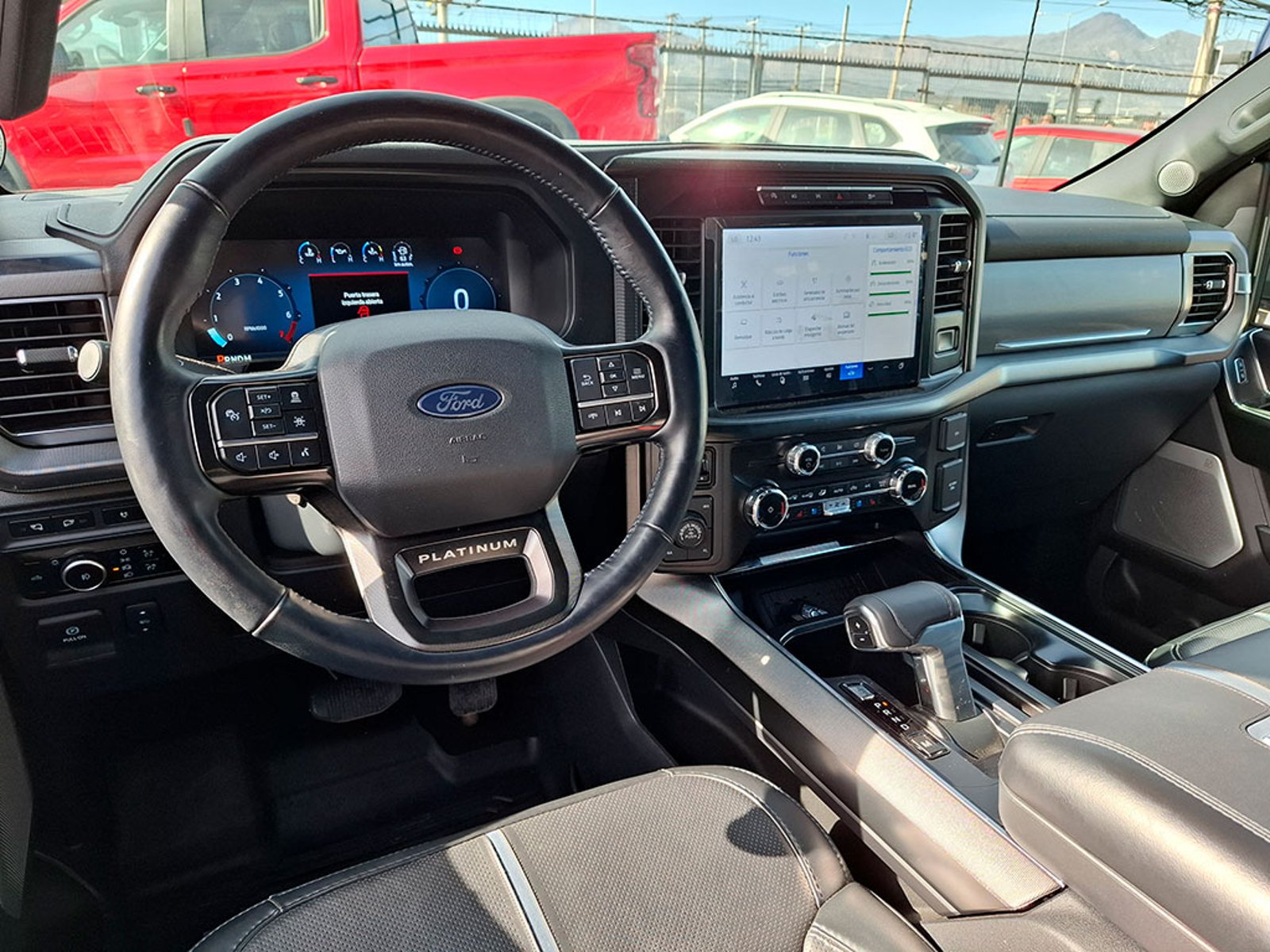 FORD F-150 3.5 PLATINUM 4X4 2025 - Imagen 12 de 20