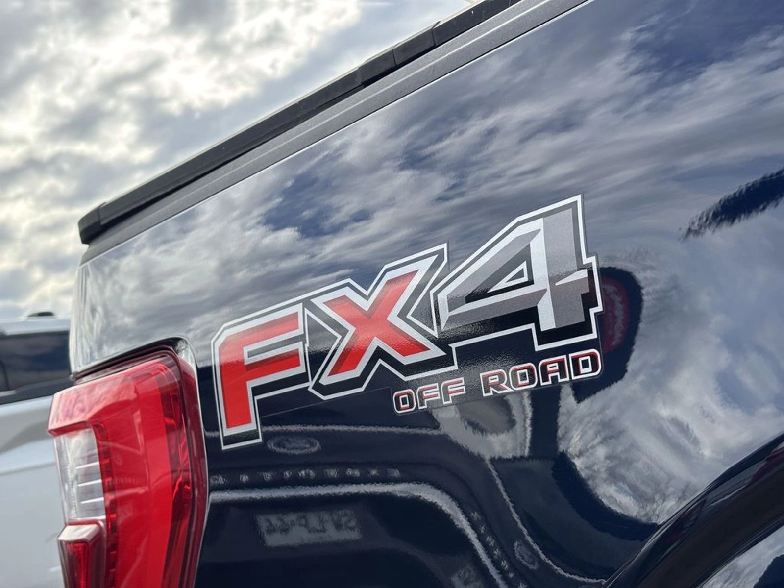 Ford F-150 5.0 LARIAT LUXURY CC DOB. CAB. 4X4 AT 4P 2023 - Imagen 10 de 20