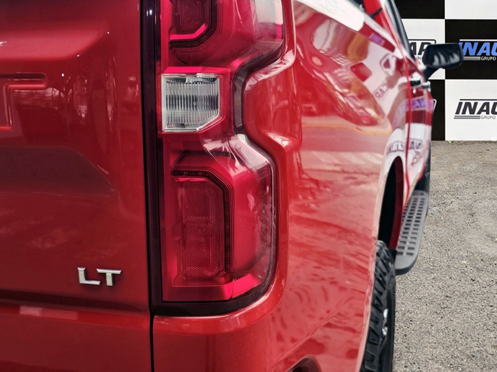 Chevrolet SILVERADO 6.2 ZR2 2023 - Imagen 10 de 20