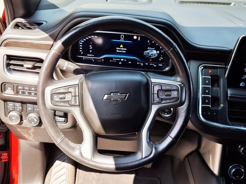Chevrolet SUBURBAN 5.3 2023 - Imagen 17 de 20