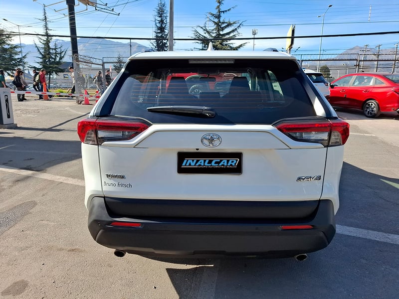 Toyota RAV4 2.0 LE 2024 - Imagen 8 de 20