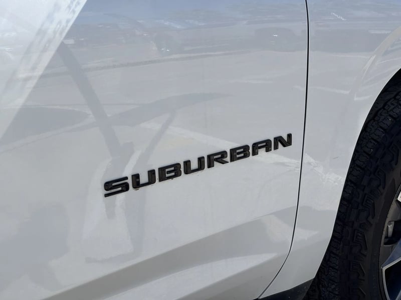 Chevrolet SUBURBAN 5.3 Z71 AT 4X4 2024 - Imagen 7 de 20