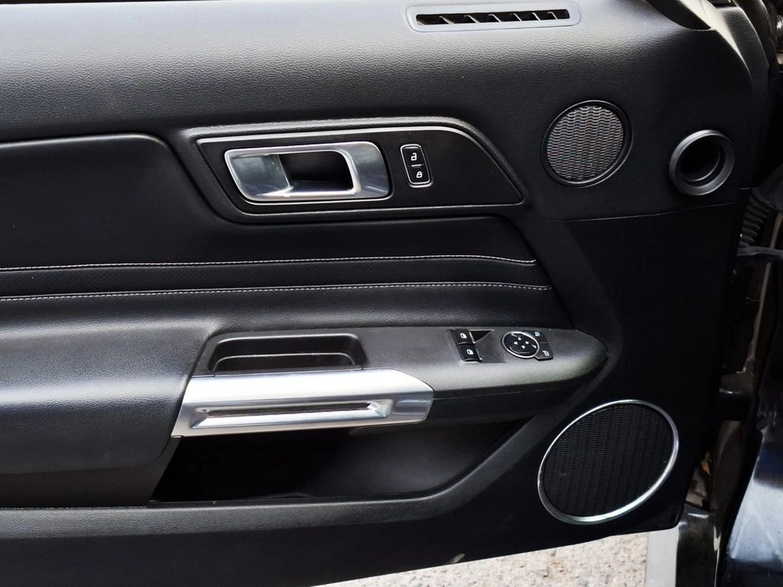 FORD MUSTANG 5.0 2023 - Imagen 12 de 20
