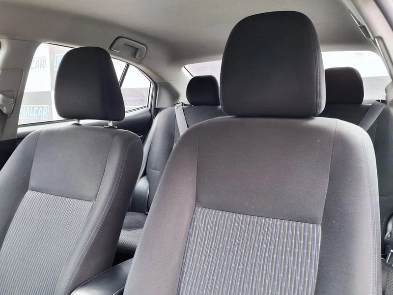 Toyota YARIS SEDAN 1.5 2021 - Imagen 12 de 20