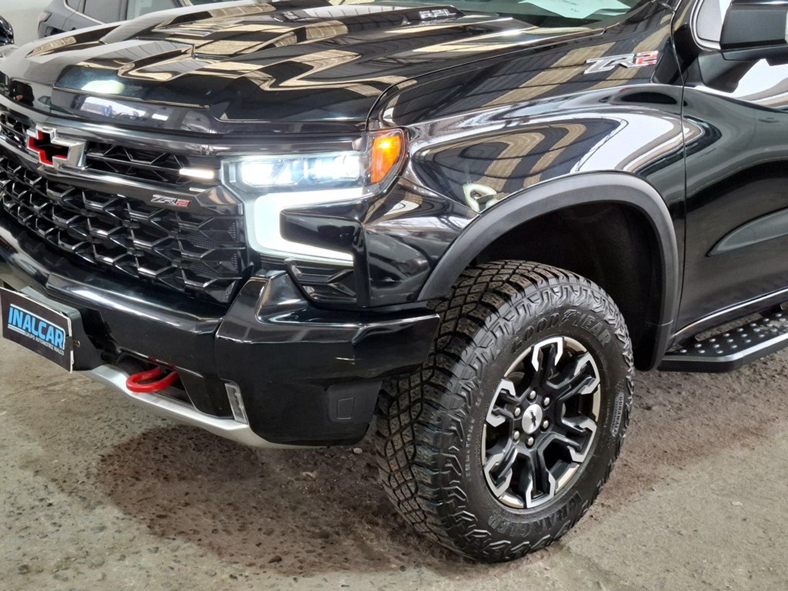 CHEVROLET SILVERADO 6.2 ZR2 2024 - Imagen 8 de 20