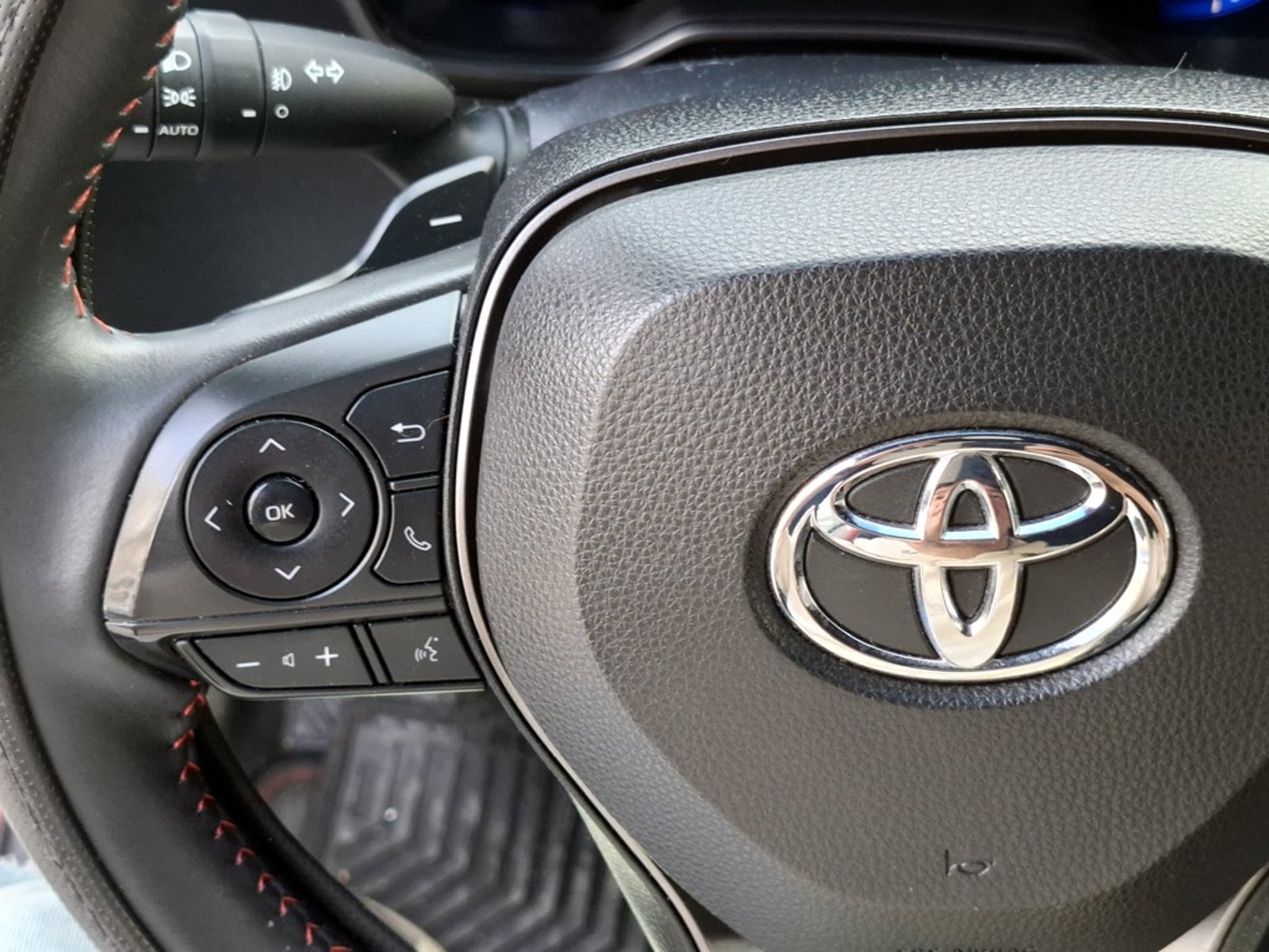 TOYOTA COROLLA CROSS CVT 2.0 AUT 2023 - Imagen 15 de 20