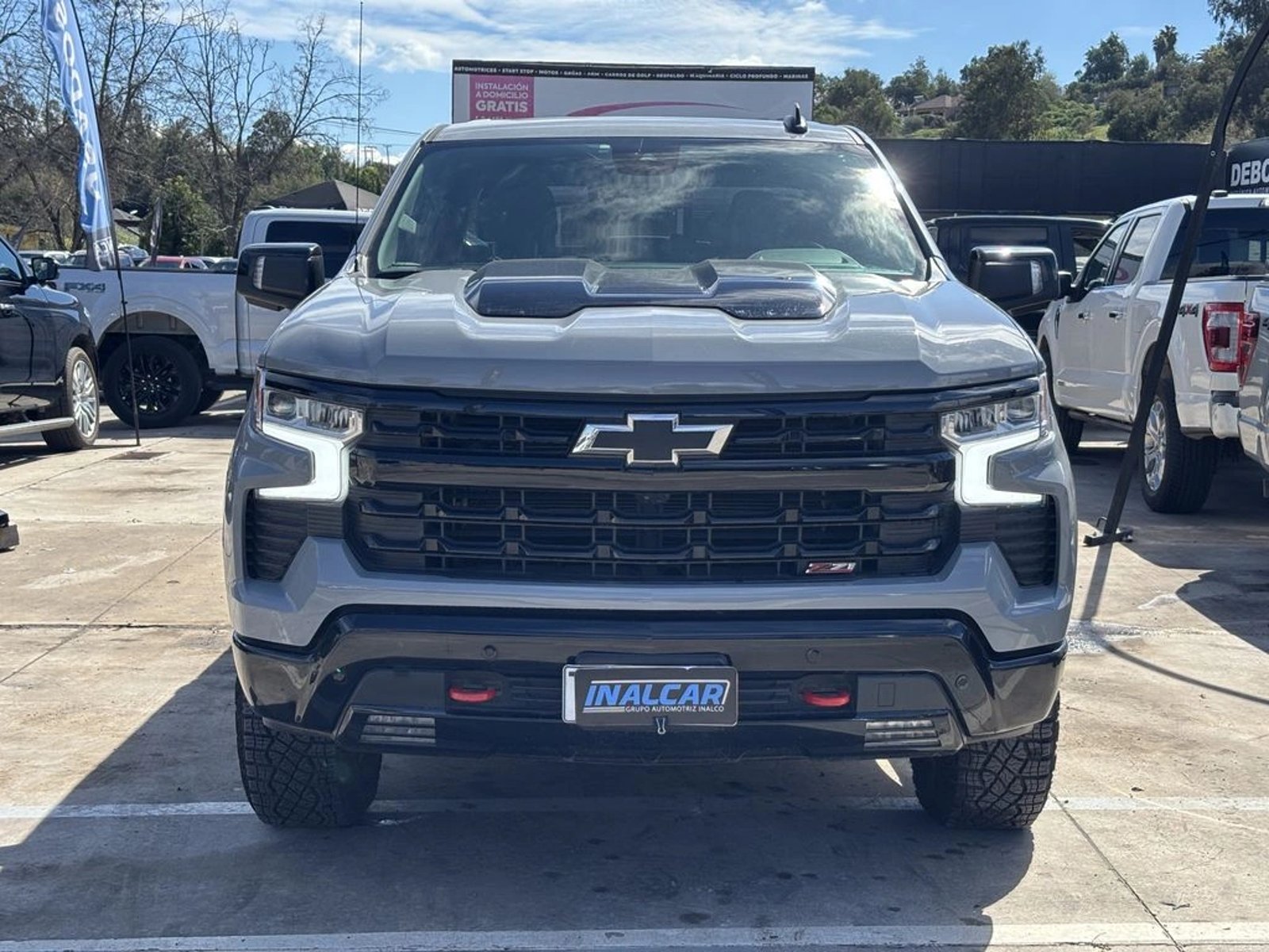 Chevrolet SILVERADO 5.3 Z71 TRAILBOSS AT 4X4 2025 - Foto 2 de 20