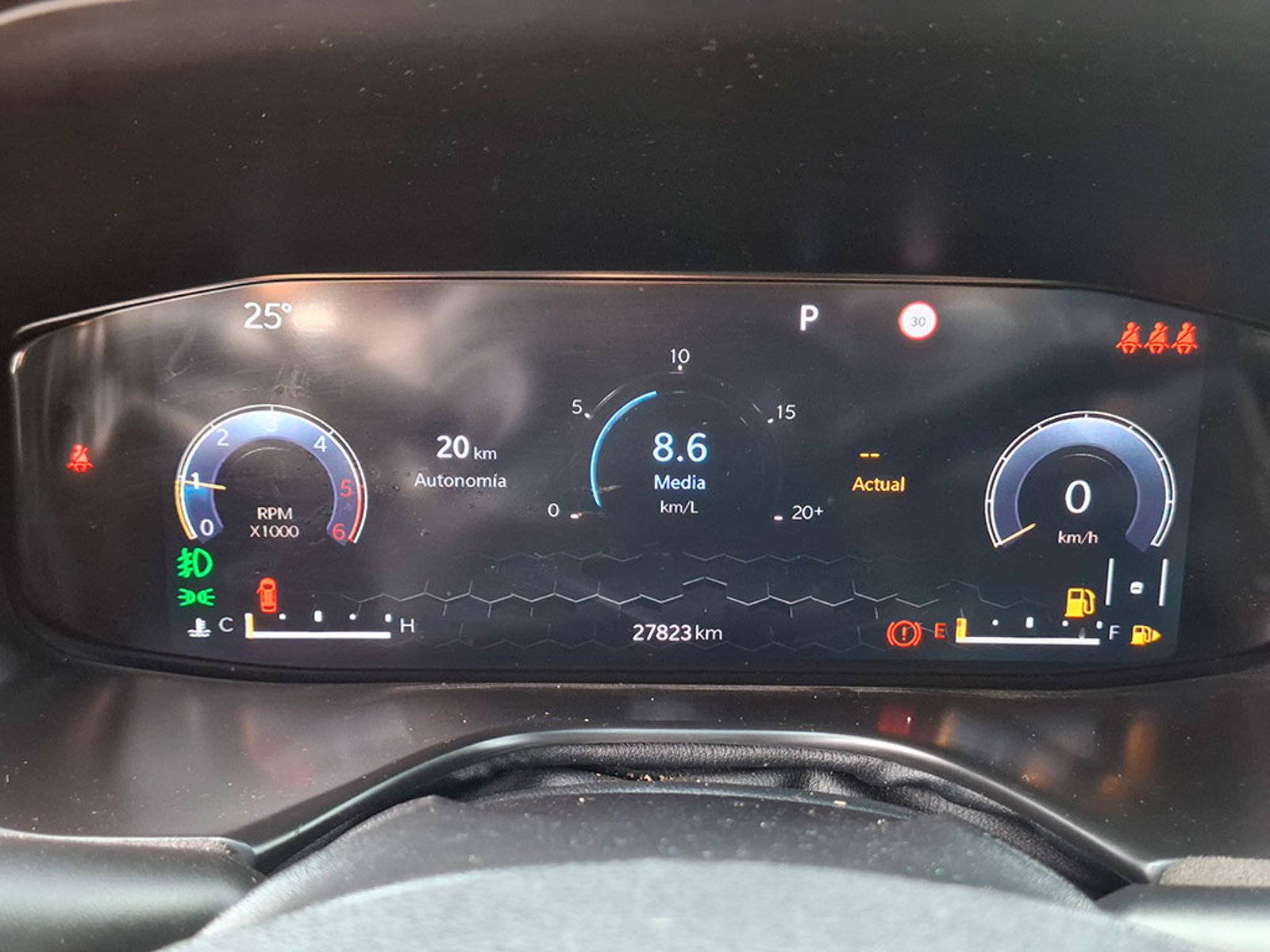 JEEP COMMANDER 2.0T OVERLAND 2023 - Imagen 16 de 20