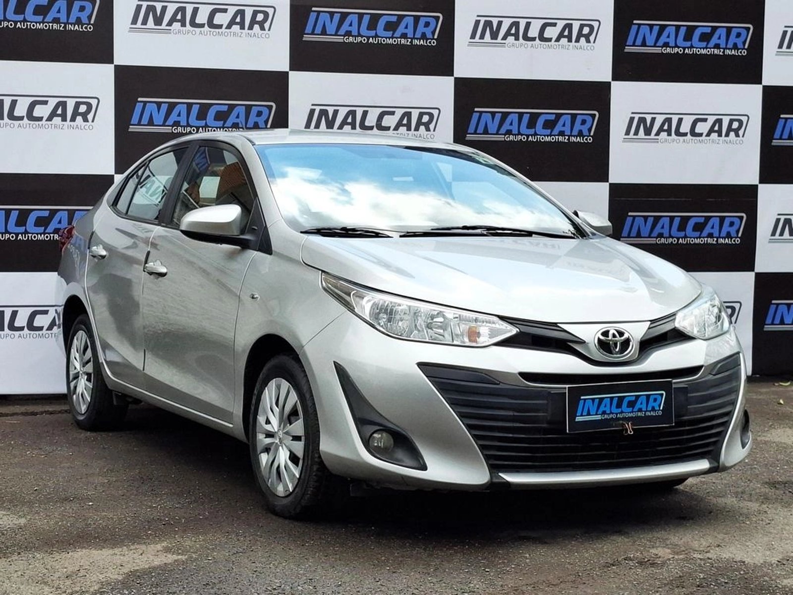 Toyota YARIS SEDAN 1.5 2021 - Foto 3 de 20