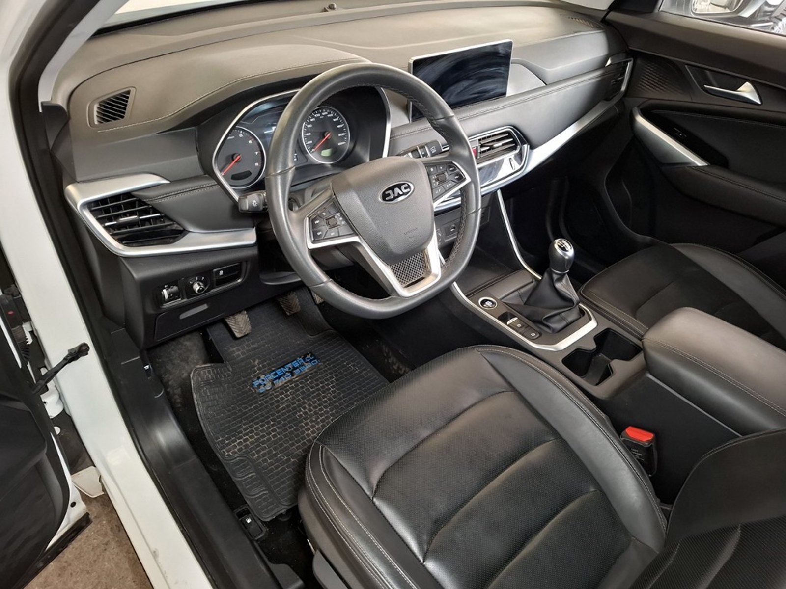 JAC JS8 1.5 LUXURY SE 2025 - Imagen 12 de 20