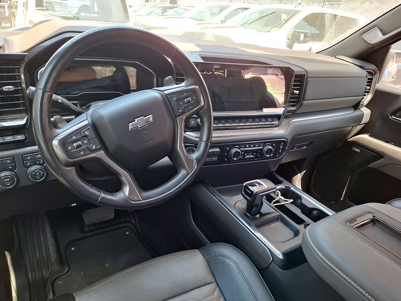 CHEVROLET SILVERADO 6.2 ZR2 4X4 2023 - Imagen 8 de 20