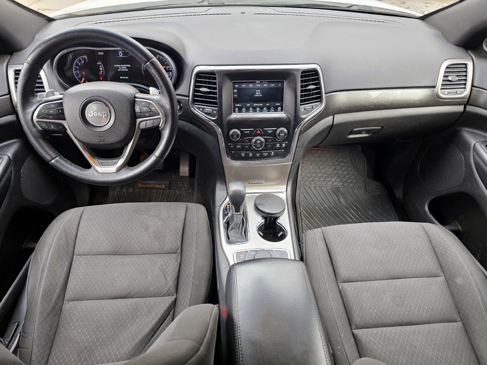 Jeep GRAND CHEROKEE LAREDO 3.6 2018 - Imagen 17 de 20