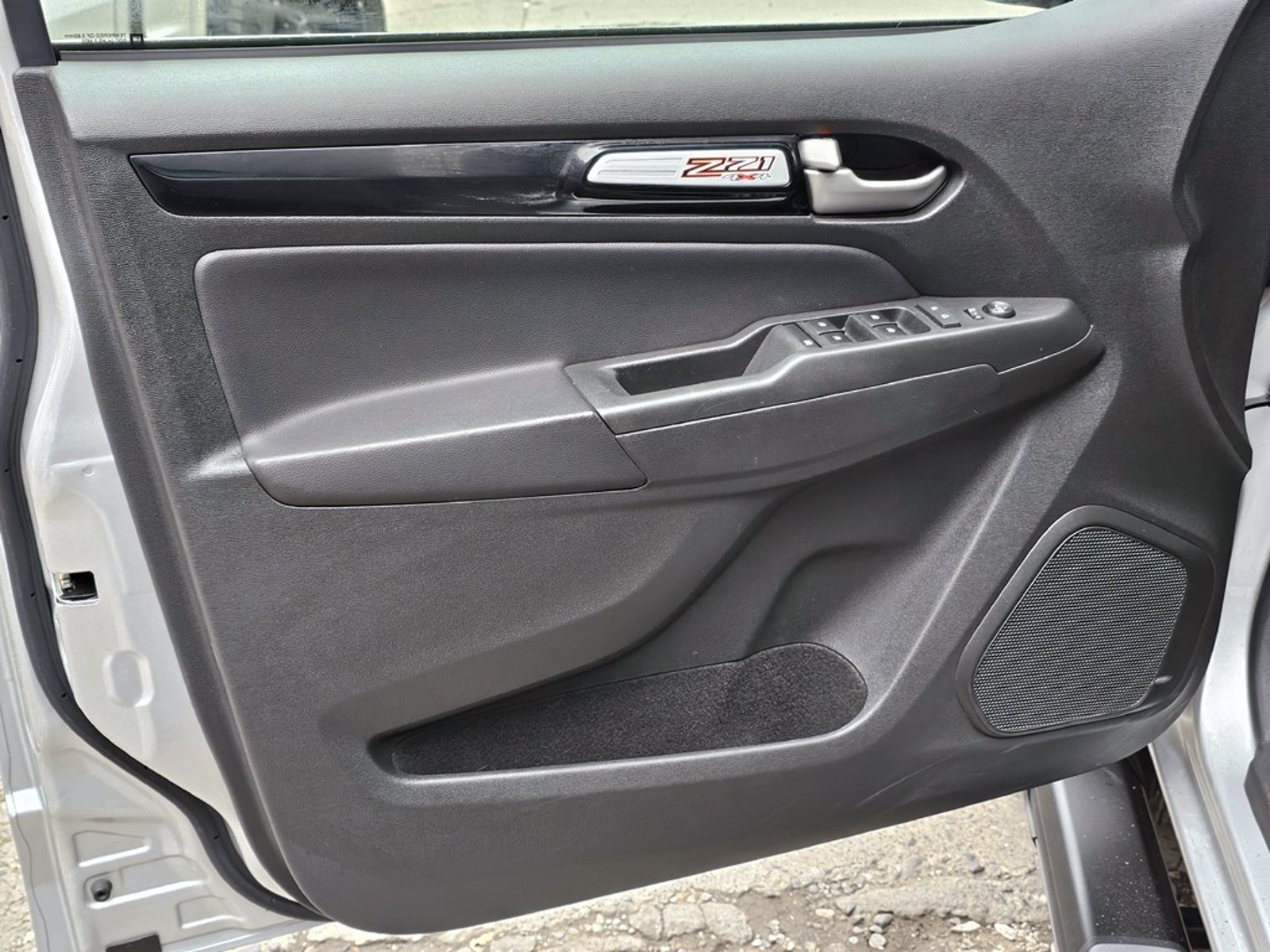 Chevrolet COLORADO 2.8 Z71 2023 - Imagen 13 de 20