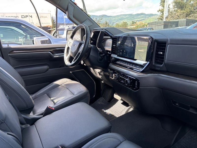 Chevrolet SILVERADO 5.3 Z71 TRAILBOSS AT 4X4 2025 - Imagen 7 de 20