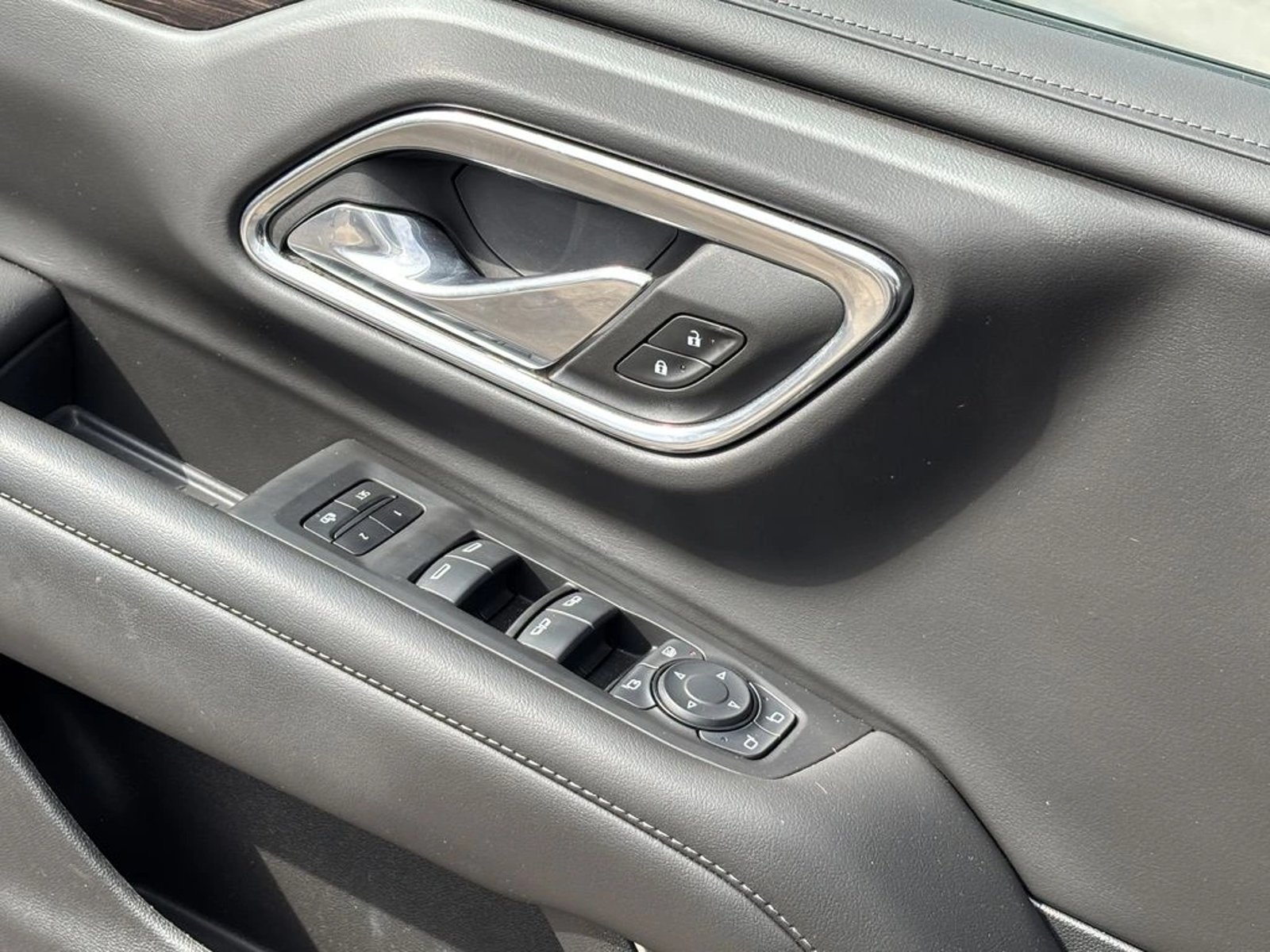 CHEVROLET TAHOE 5.3 Z71 AT 4X4 2025 - Imagen 18 de 20