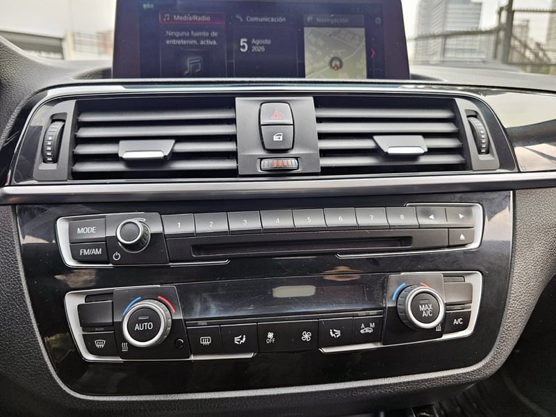 BMW 118 I LC 1.5 AUT 2018 - Imagen 20 de 20