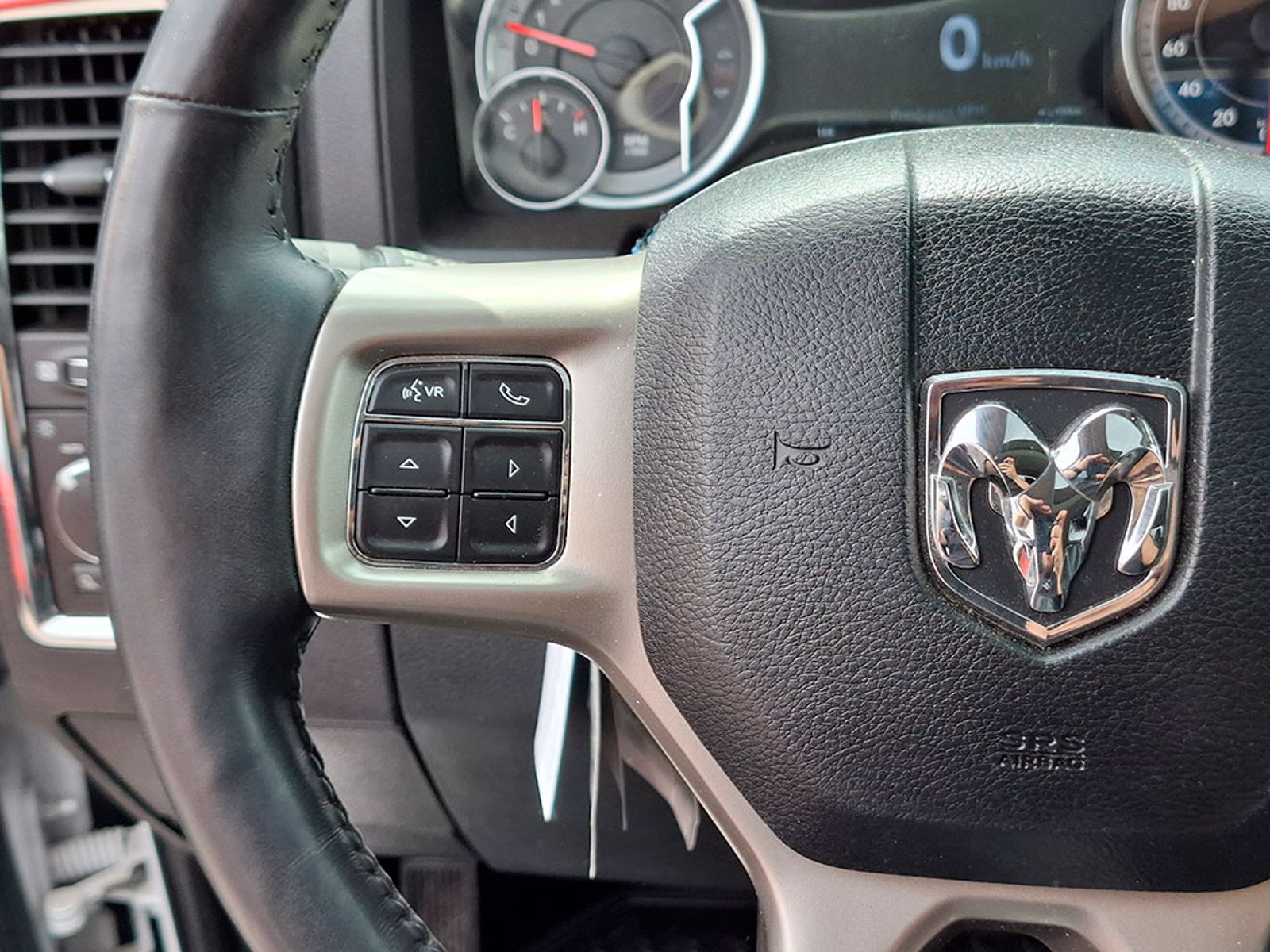 RAM 1500 CREW CAB LARAMIE 4X4 5.7 AUT 2019 - Imagen 13 de 20