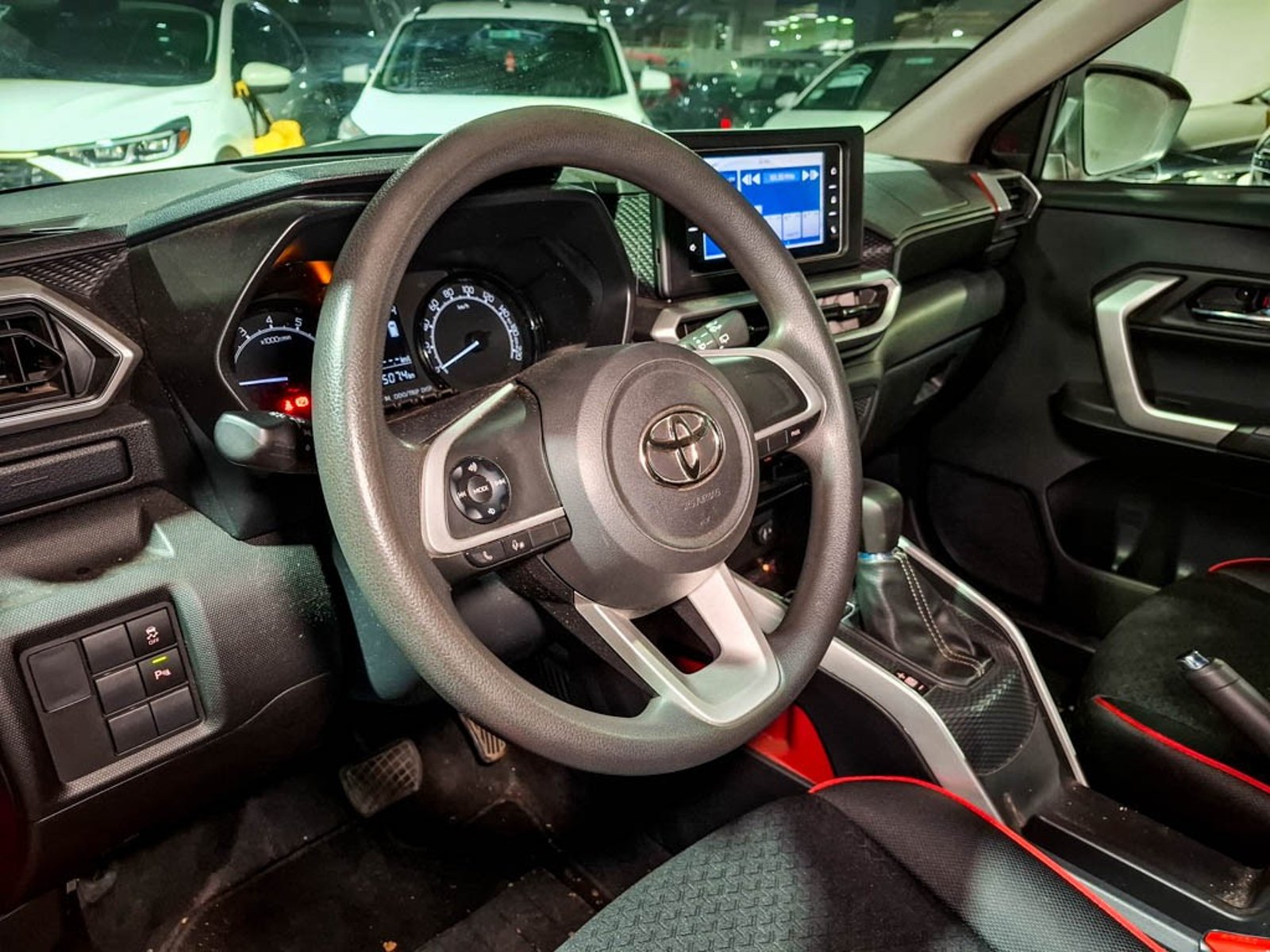 TOYOTA RAIZE 1.2 E 4X2 AT CVT 2023 - Imagen 9 de 16
