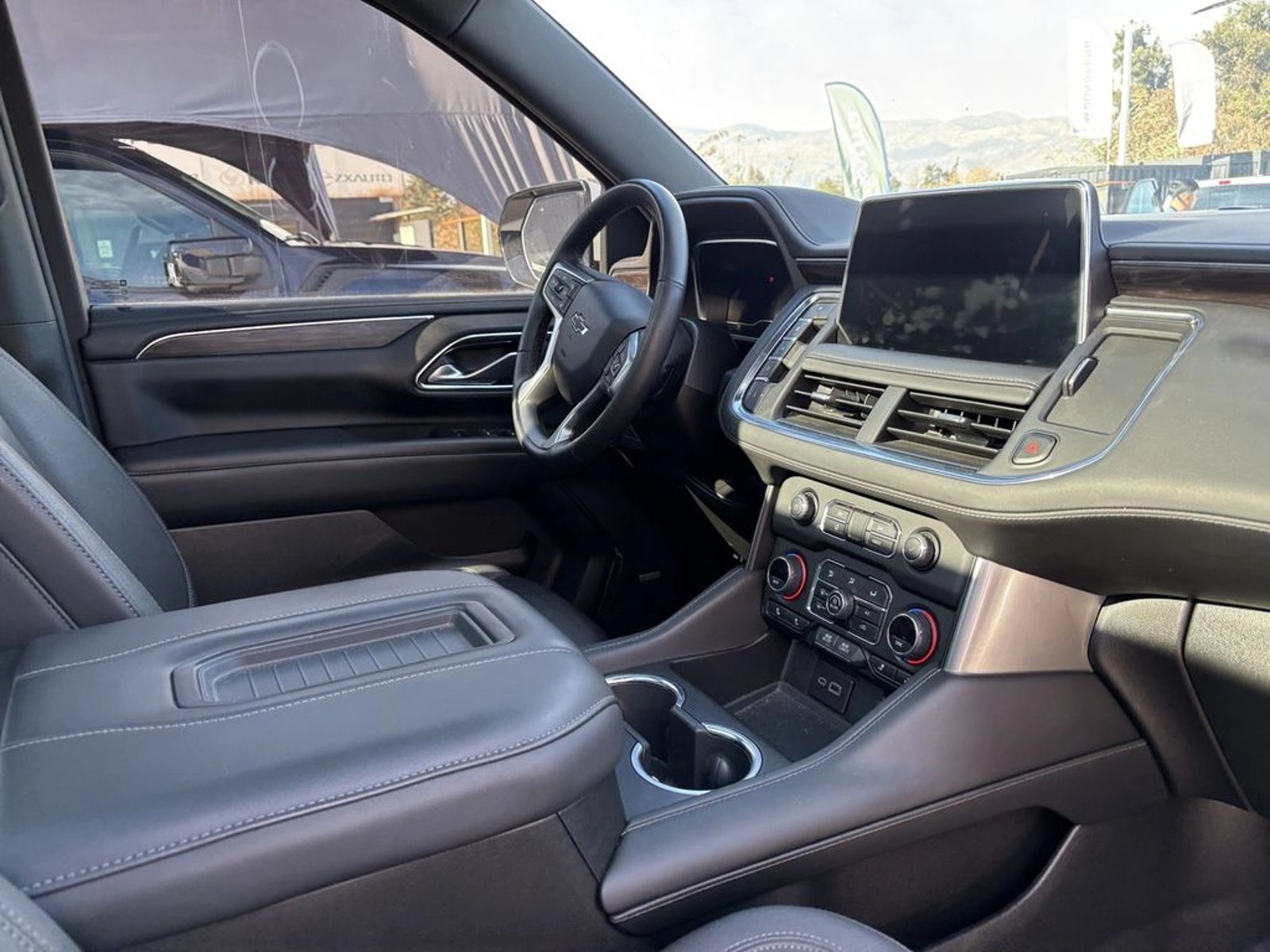 CHEVROLET SUBURBAN 5.3 Z71 AT 4X4 2024 - Imagen 8 de 20