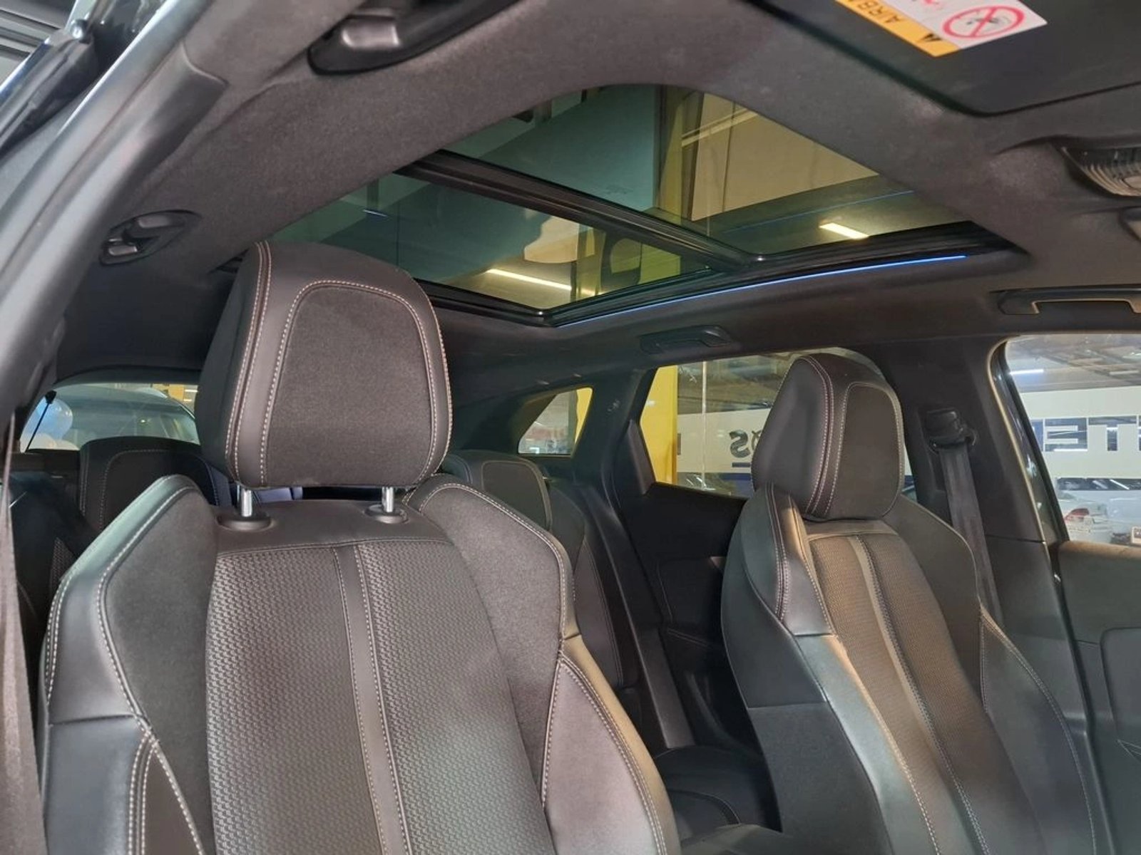 Peugeot 3008 1.6 ALLURE PACK THP 4X2 165 EAT6 5P 2022 - Imagen 18 de 20