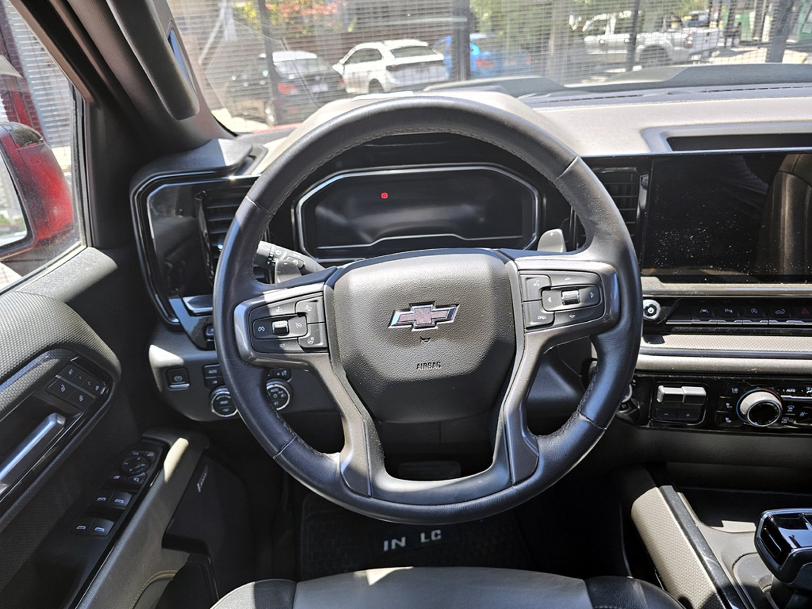 CHEVROLET SILVERADO 4X4 6.2 AUT 2023 - Imagen 17 de 20