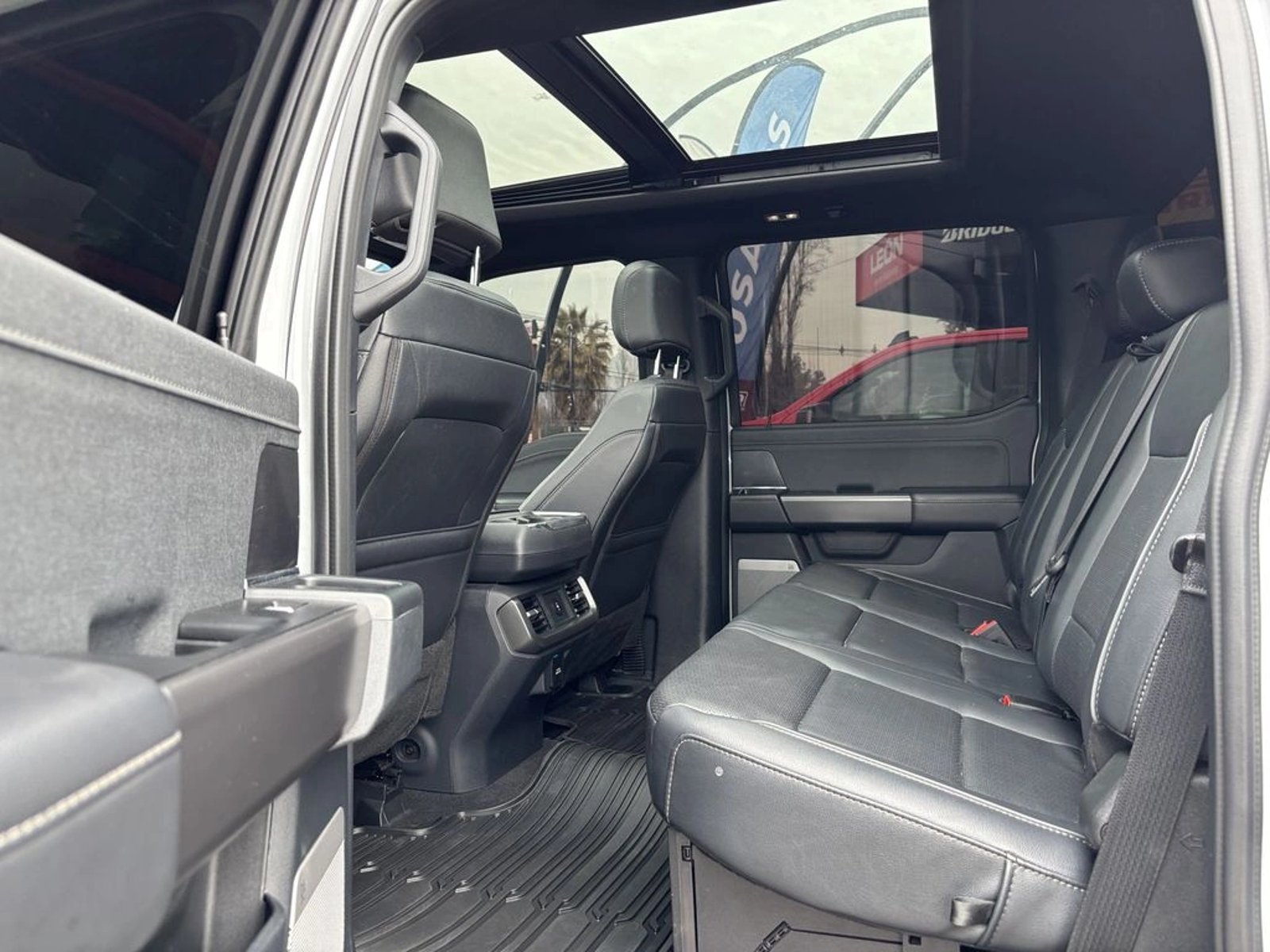 Ford F-150 LARIAT 2026 - Imagen 18 de 20