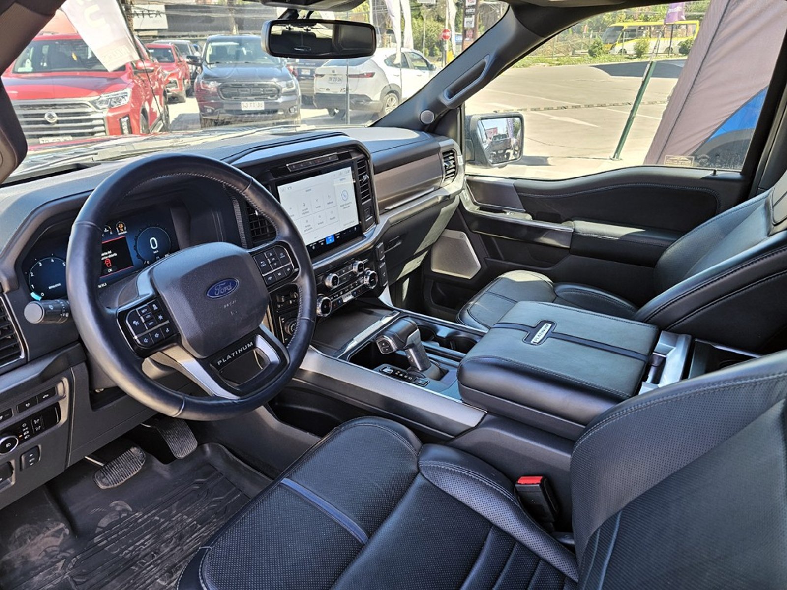 FORD F-150 PLATINUM 4X4 3.5 2025 - Imagen 14 de 20