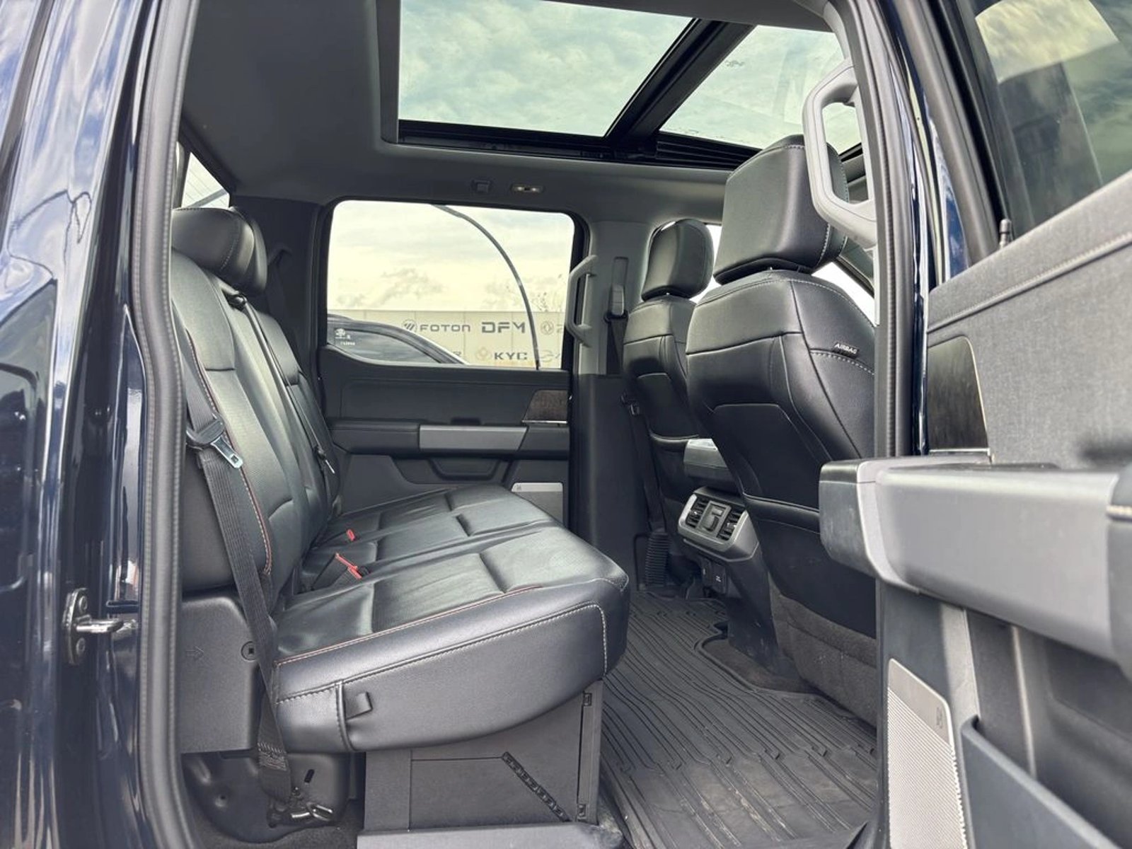 Ford F-150 5.0 LARIAT LUXURY CC DOB. CAB. 4X4 AT 4P 2023 - Imagen 9 de 20