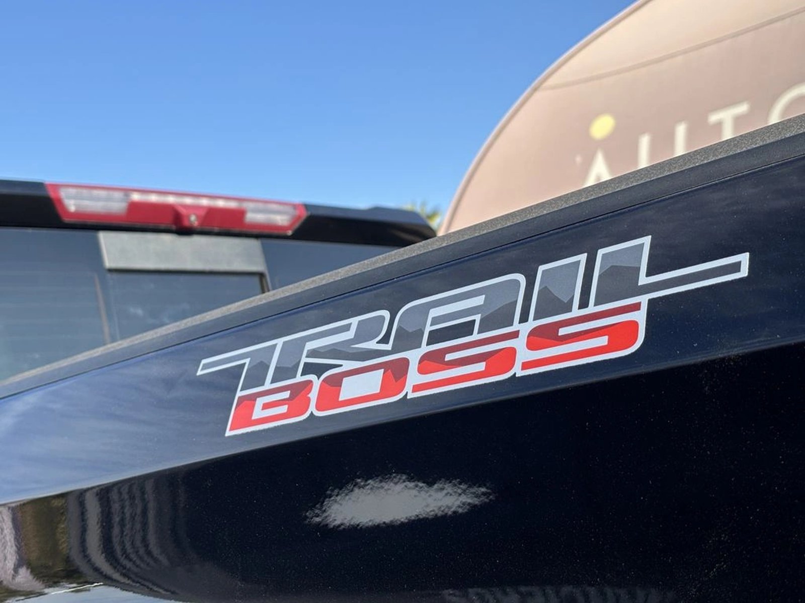 CHEVROLET SILVERADO 5.3 LT TRAIL BOSS Z71 4X4 AT 4P 2023 - Imagen 13 de 20