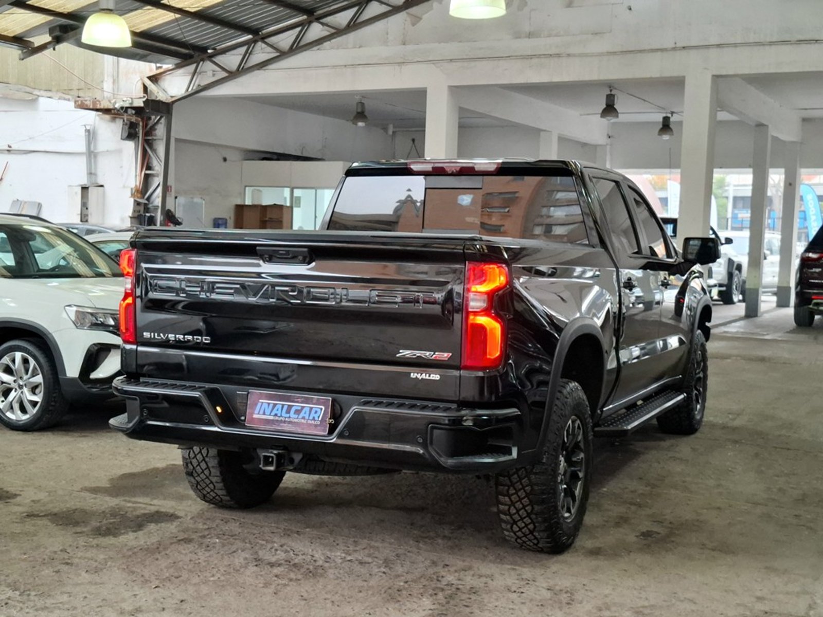 CHEVROLET SILVERADO 6.2 ZR2 2024 - Imagen 7 de 20