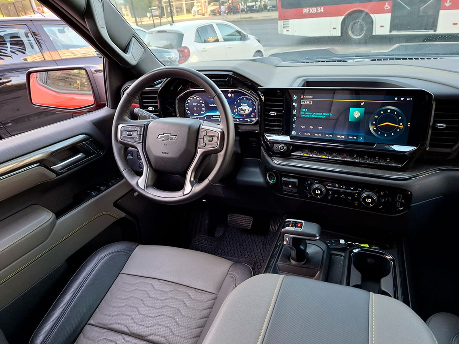 CHEVROLET SILVERADO 4X4 6.2 AUT 2024 - Imagen 11 de 20