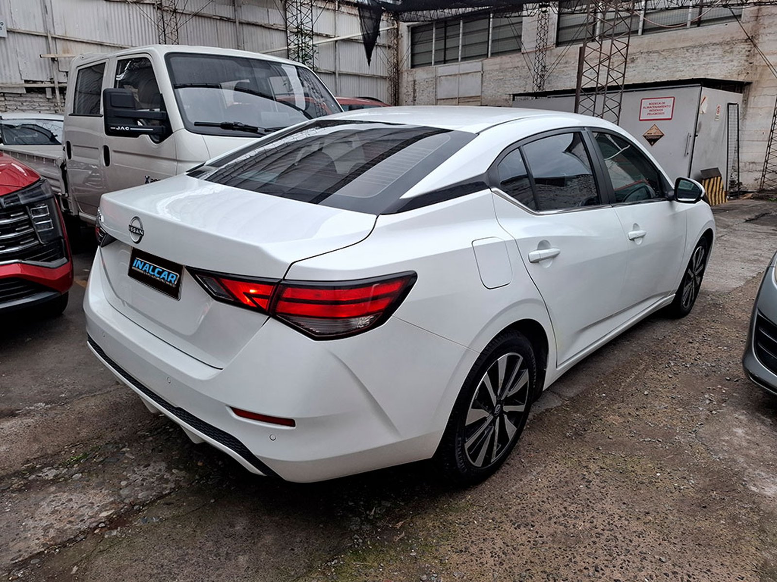 Nissan SENTRA 2.0 ADVANCE 2025 - Imagen 9 de 18