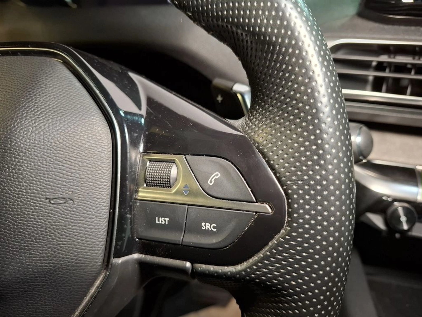 Peugeot 3008 1.6 ALLURE PACK THP 4X2 165 EAT6 5P 2022 - Imagen 15 de 20