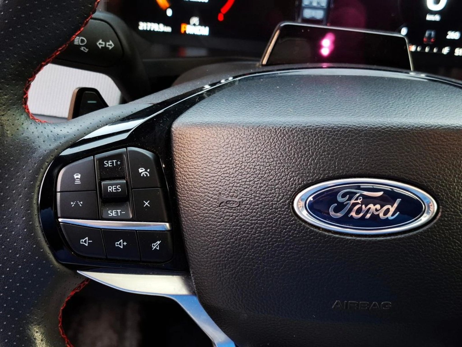 FORD EXPLORER ST 4X4 3.0 AUT 2025 - Imagen 18 de 20