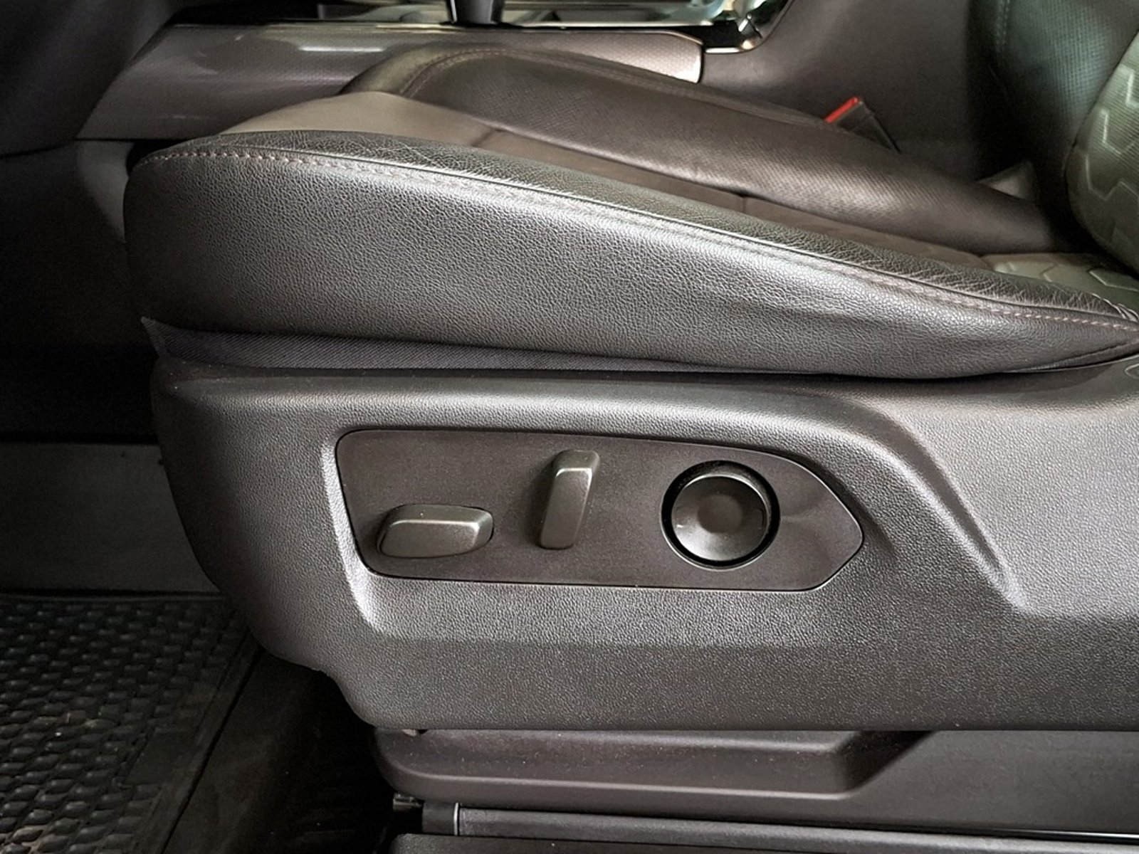 CHEVROLET SILVERADO 6.2 ZR2 2024 - Imagen 13 de 20