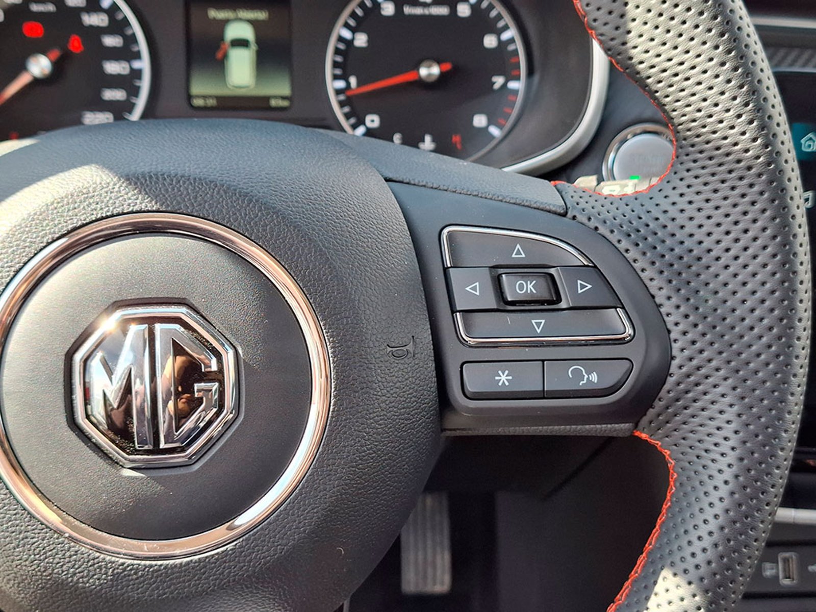 MG ZX 1.5 COM 2025 - Imagen 15 de 20