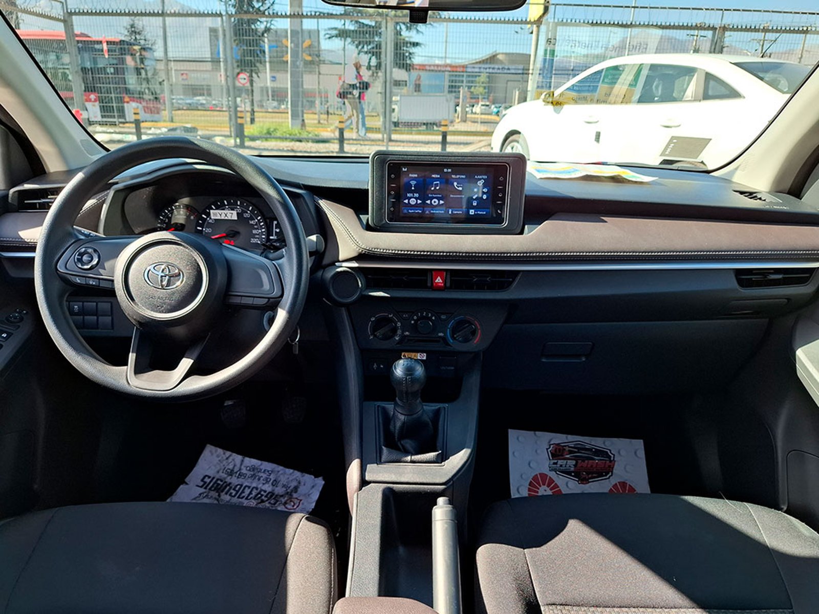 TOYOTA YARIS 1.5 XLI C 2023 - Imagen 12 de 20