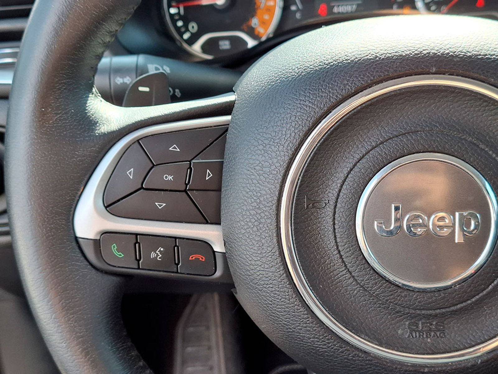 JEEP RENEGADE 1.8 SPORT LX 2023 - Imagen 14 de 20