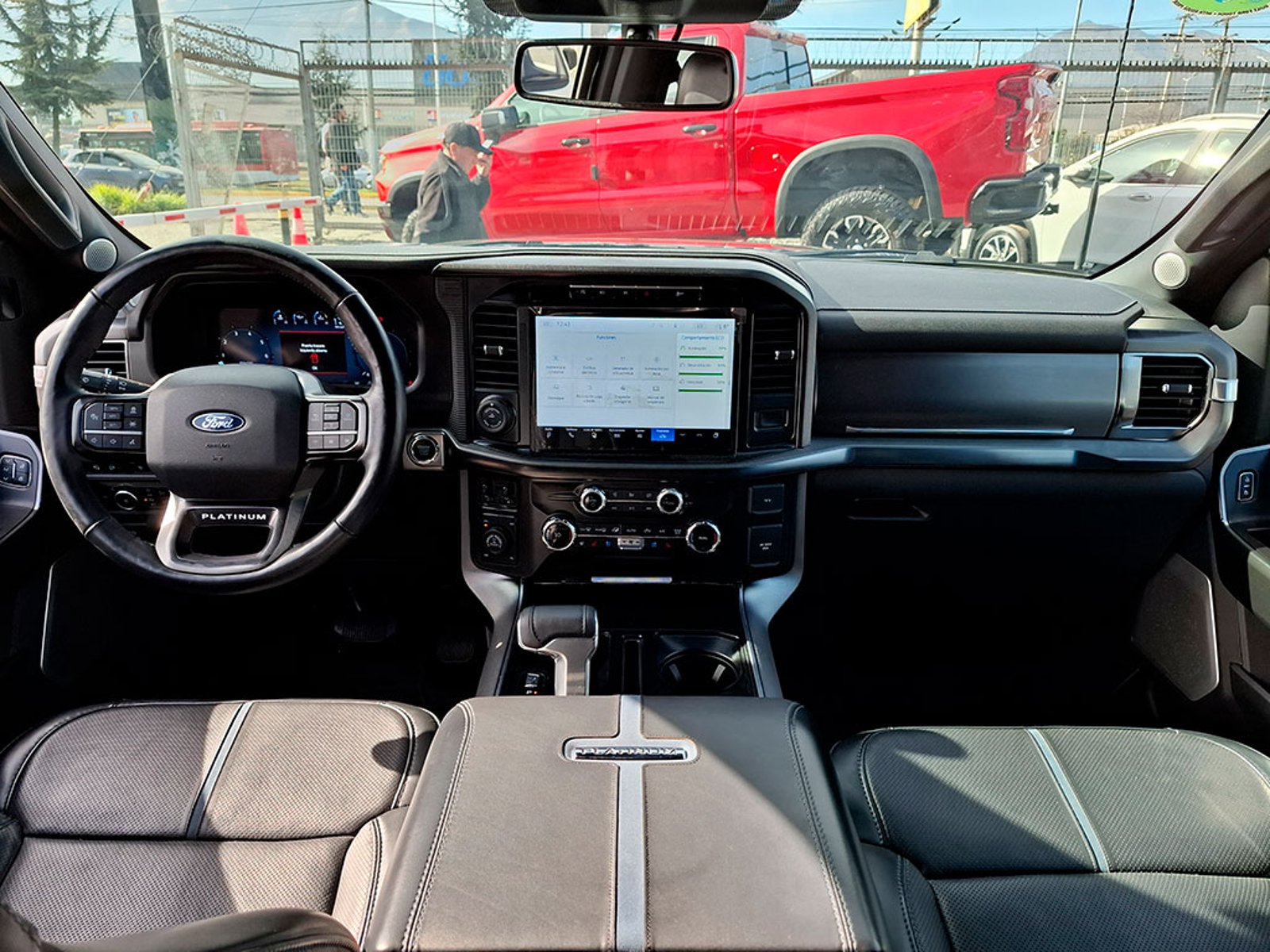 FORD F-150 3.5 PLATINUM 4X4 2025 - Imagen 11 de 20