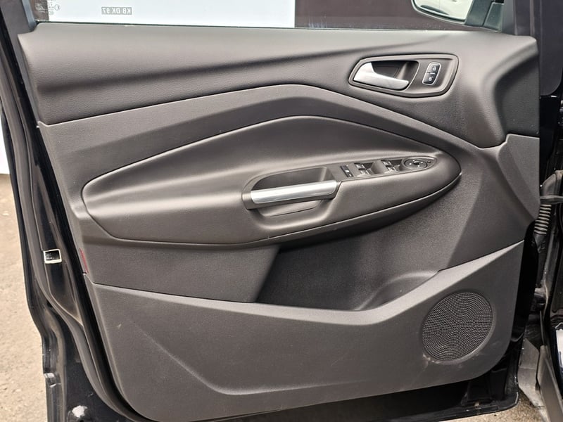 Ford ESCAPE 2.0 SE 4X4 AT 5P 2018 - Imagen 12 de 20