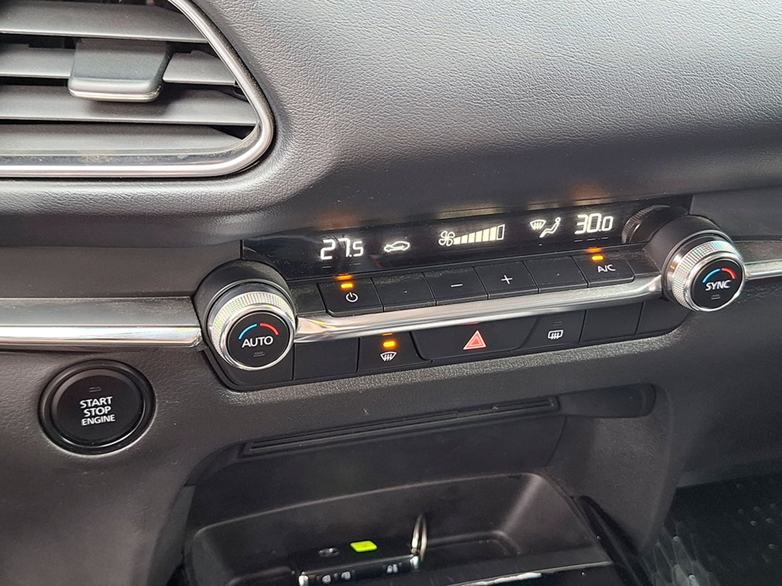Mazda CX-30 V 2023 - Imagen 3 de 4