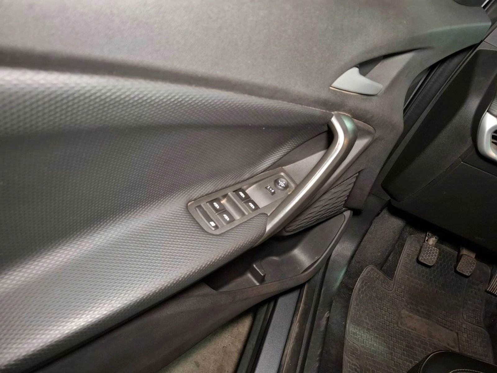 CHEVROLET TRACKER 1.2 LTZ MT 2024 - Imagen 9 de 19