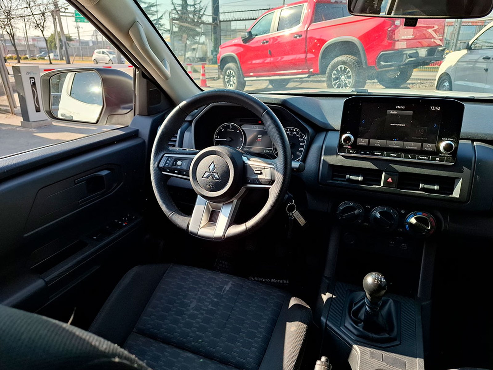 Mitsubishi L200 2.4 KATANA XR 4X2 2025 - Imagen 12 de 20