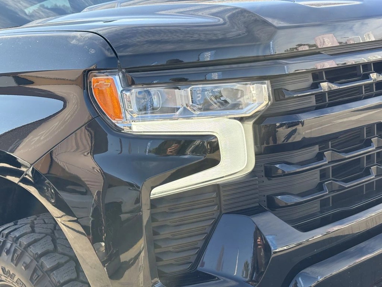 Chevrolet SILVERADO 5.3 LT TRAIL BOSS Z71 4X4 AT 4P 2023 - Foto 4 de 20