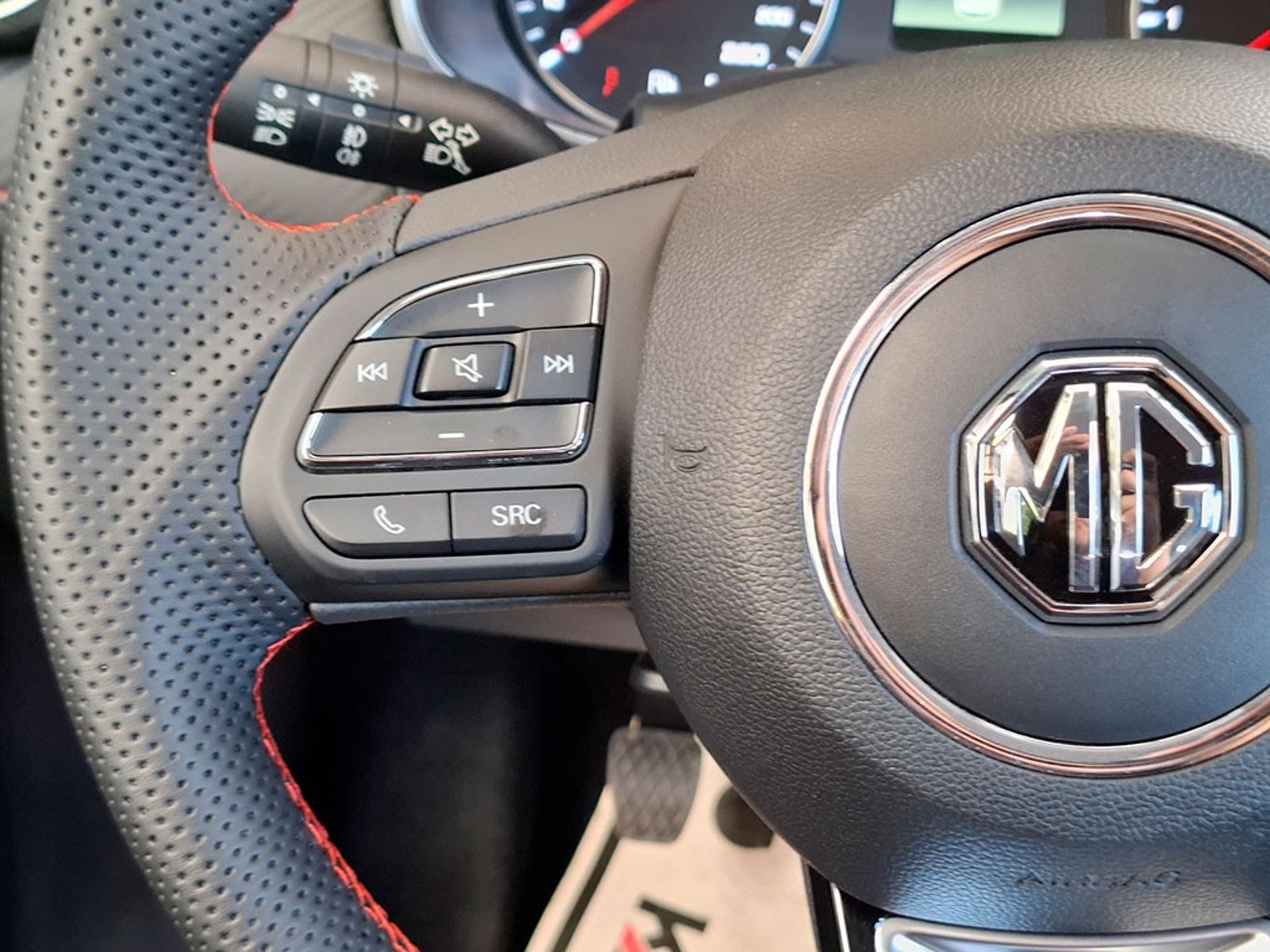 MG ZX 1.5 2025 - Imagen 12 de 20